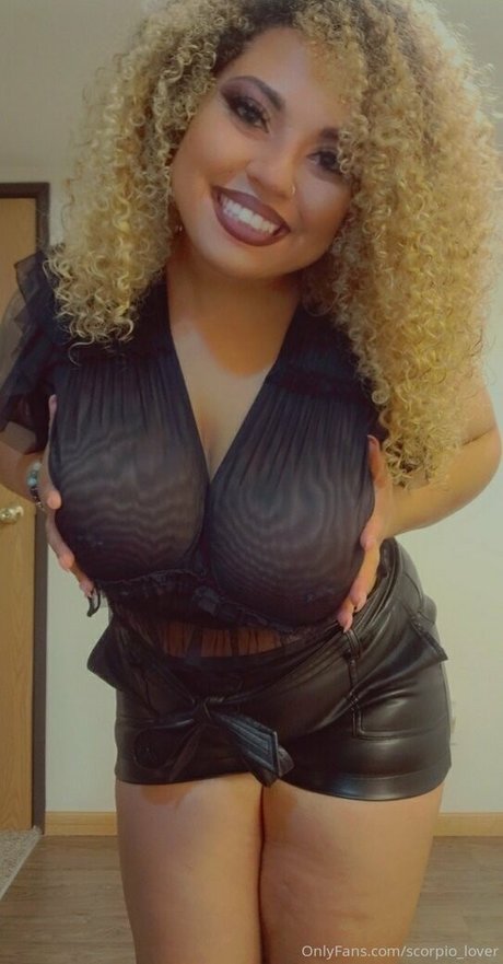 hot lips model adult images