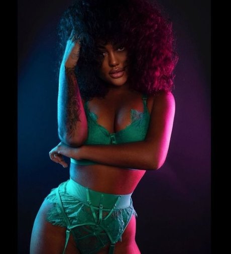 Marlie Lewis art actress pictures