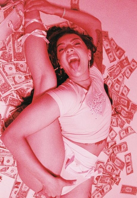 omgzada star hot picture