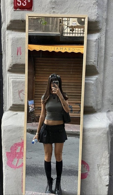 Zeynep Kurubacak pornstar erotic photo