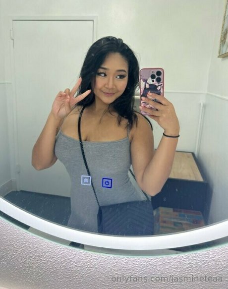 jasmineteaa nudes model pic