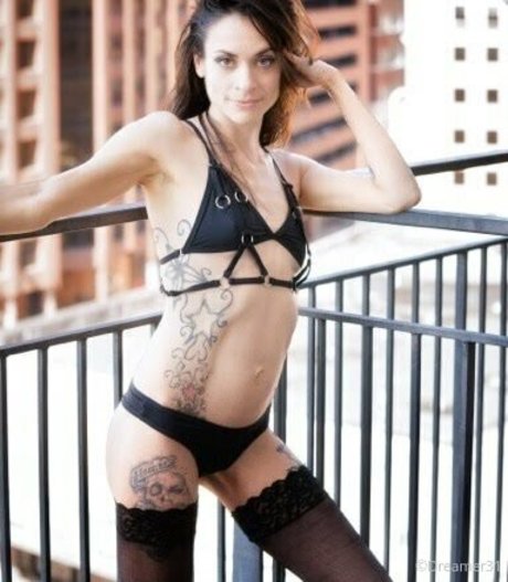 dreamer31 model nude picture