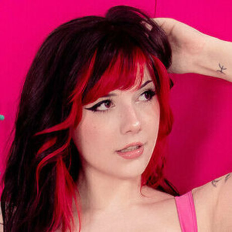 notmeggii hot star images