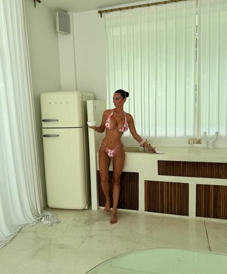 Maddy Cheary erotic star picture