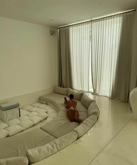 Maddy Cheary star art pictures