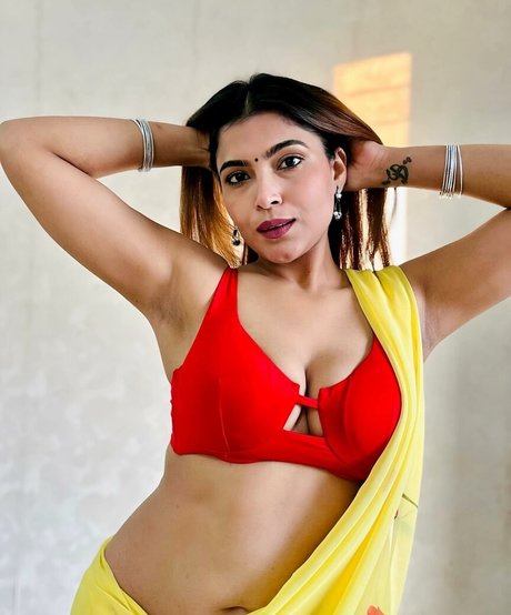 Tanya Chaudhari beautiful star photos