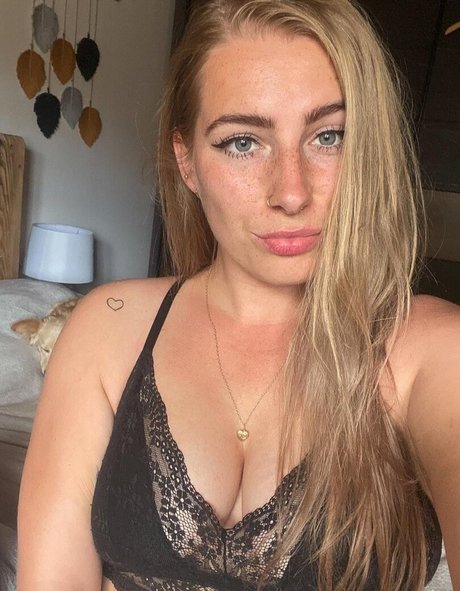 Blondinbelka perfect model image