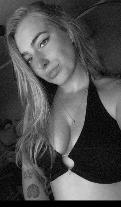 Blondinbelka model top pictures