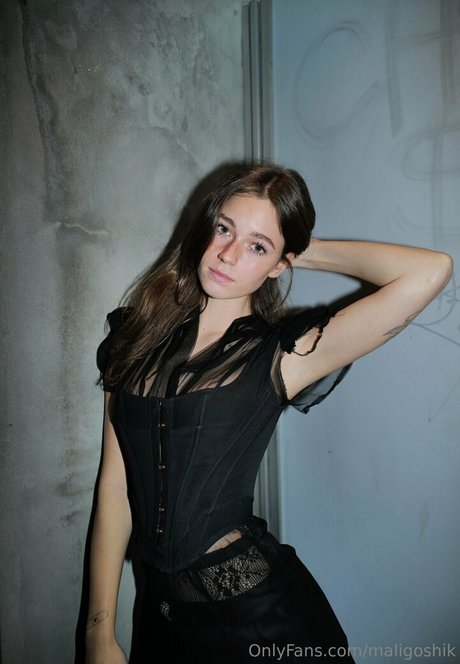 maligoshik sexy actress archive