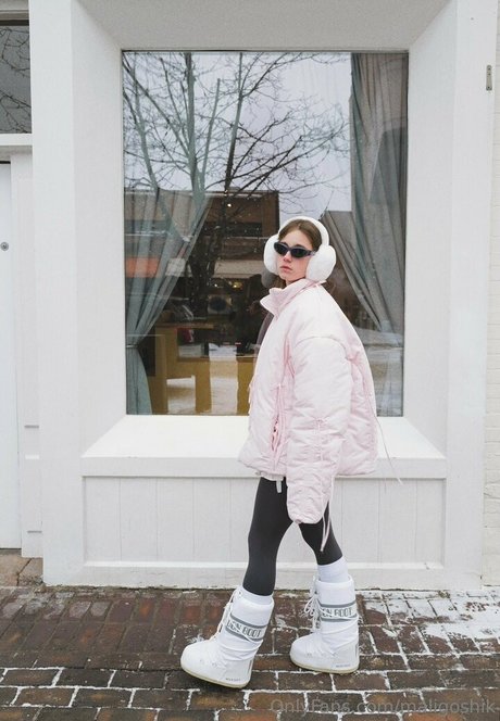 maligoshik model top archive