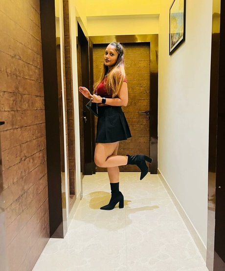 Akanksha Jain star free pictures