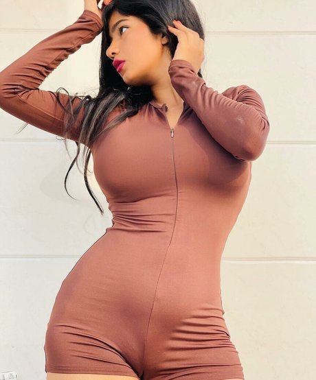 Neha Singh star nice pics