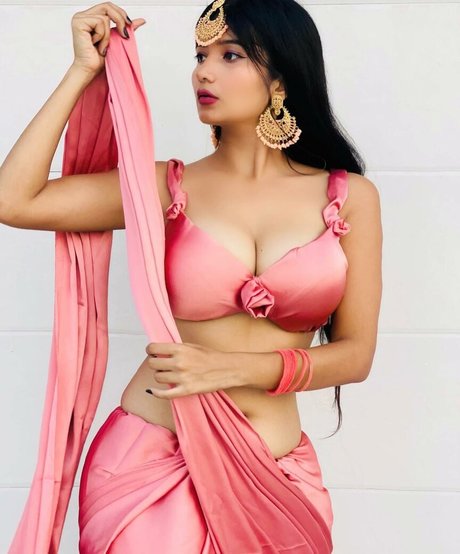 Neha Singh porn model pics