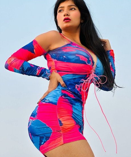 Neha Singh nice model pictures