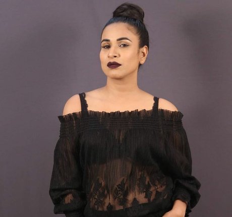 female popular onlyfans porno images