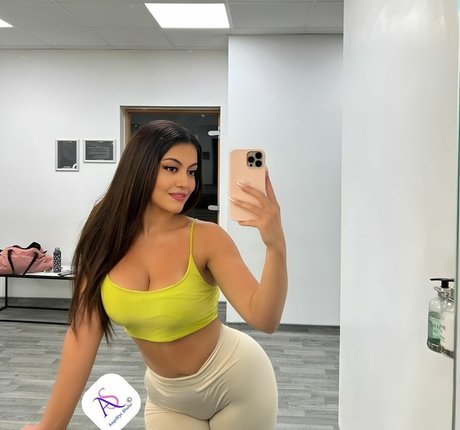 Avaia Shahani model porn picture