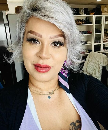 Myra La Chula pretty model picture