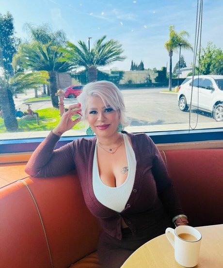 Myra La Chula star free galleries