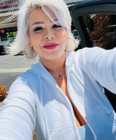 Myra La Chula pretty model pic