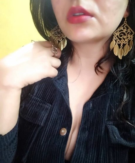 Maya Diba model adult pics