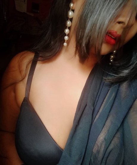 Maya Diba free model picture