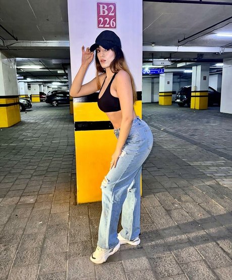 Akshita Dutta perfect model pic