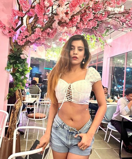 Akshita Dutta star porn image