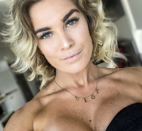 Daisy Lamb nice model pics