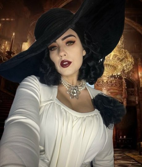 Lady Dimitrescu exclusive model picture