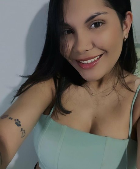 heyjheni perfect actress pics