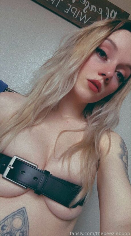 thebeezleboop model hot picture