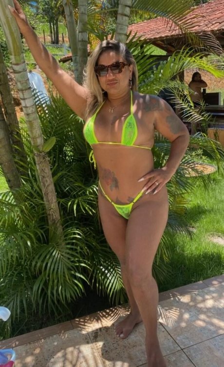 Esther Exhib hd pornstar pictures