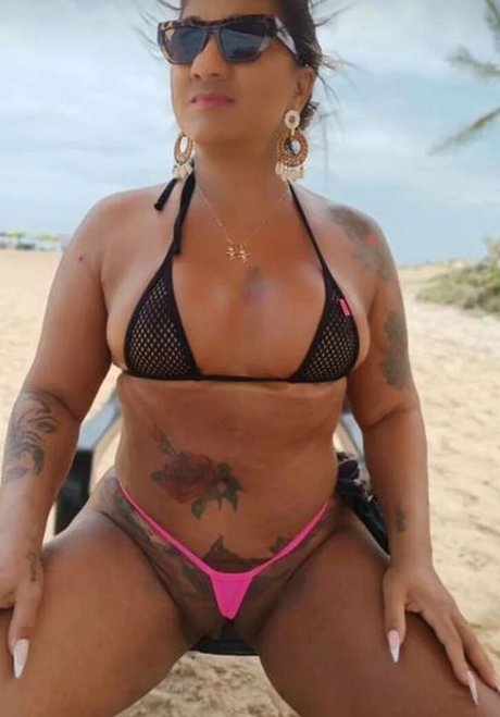 Esther Exhib model naked pic