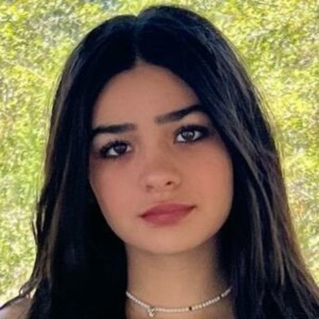 Alexandra Bull top star archive