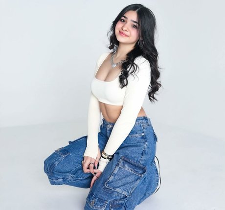 Alexandra Bull star art galleries