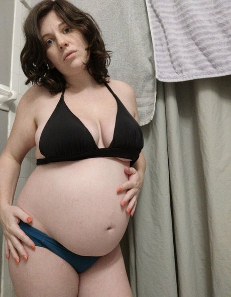 famous onlyfans naked photos