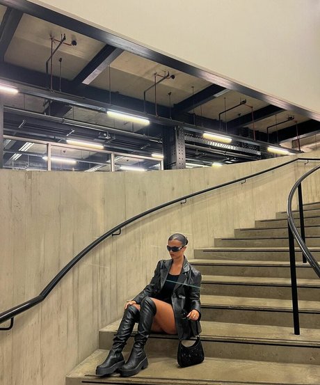 Isabella Evans nice model photo