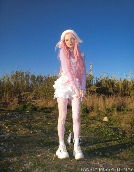 misspetitemay free actress gallery