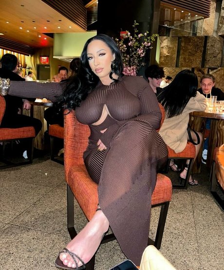 big tits mom onlyfans free porn picture