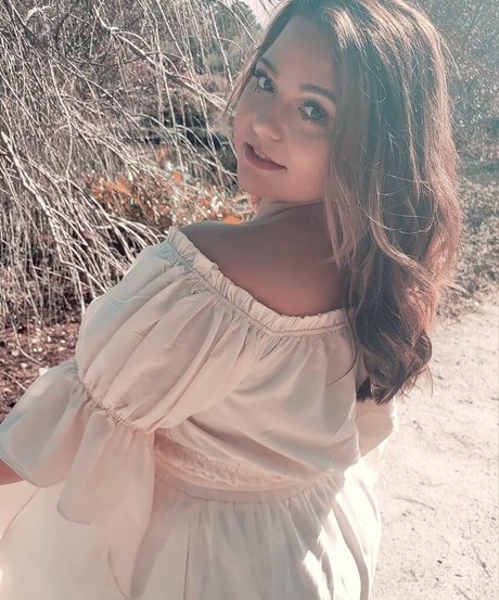 Brittney Lynn Vozar perfect actress galleries