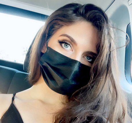 Amber Skyy porn model photos