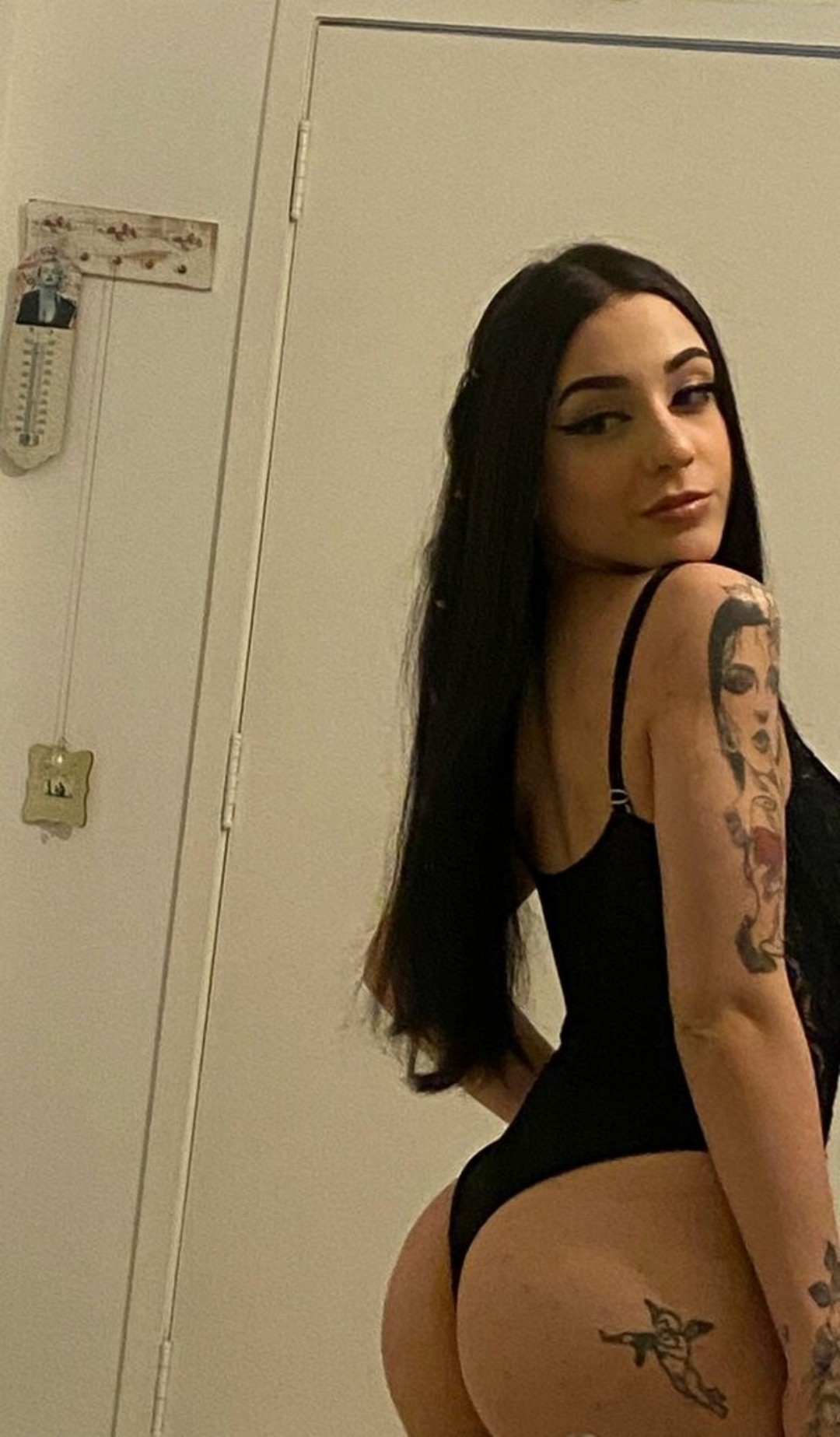 Ellen Maggnus star pornographic pictures