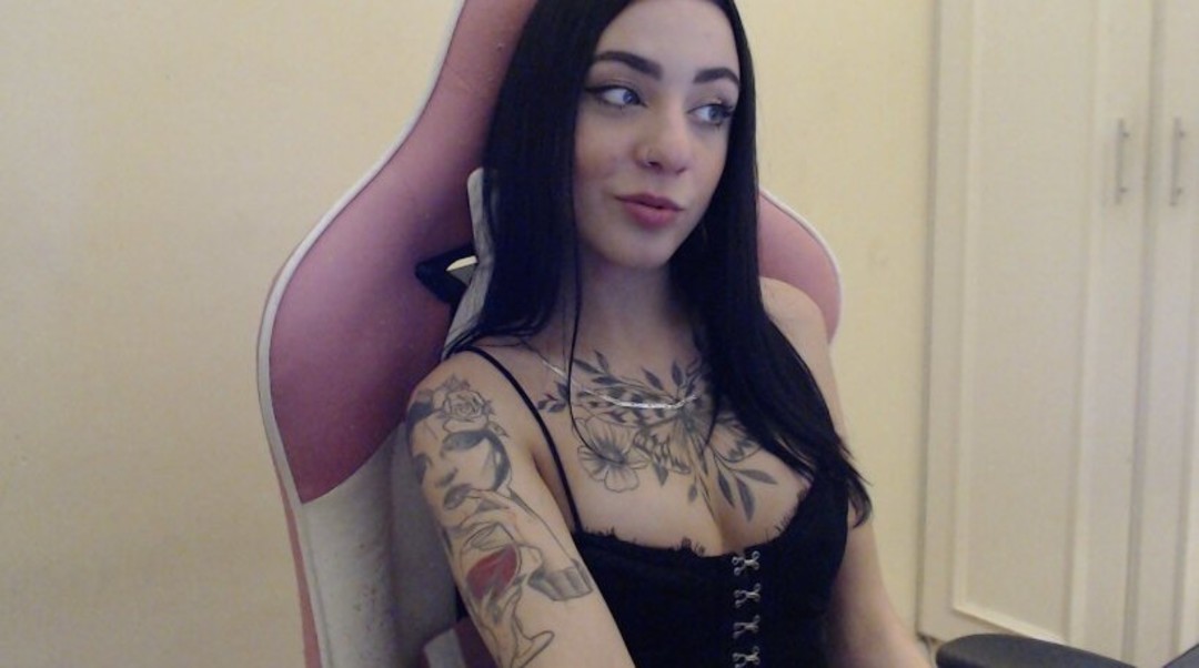 Ellen Maggnus nudes actress photos