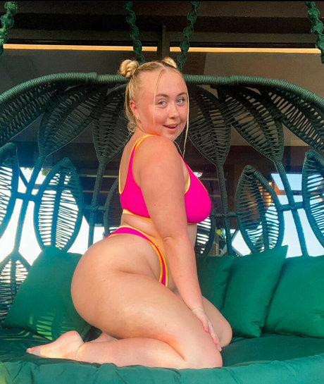 Niki Peacock Profile Photo