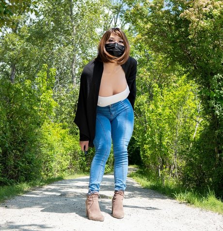 CrimsonBorgia exclusive actress galleries