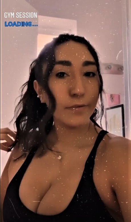 La irais model hd pics