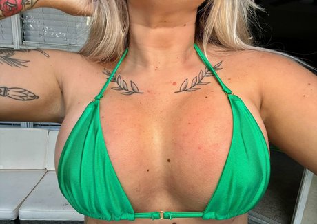 Autumn Rae pornstar adult pic