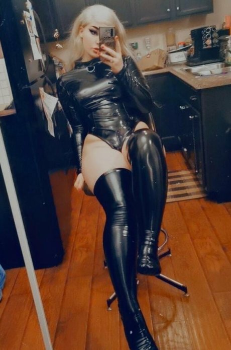 Sofiexxxo model nice image