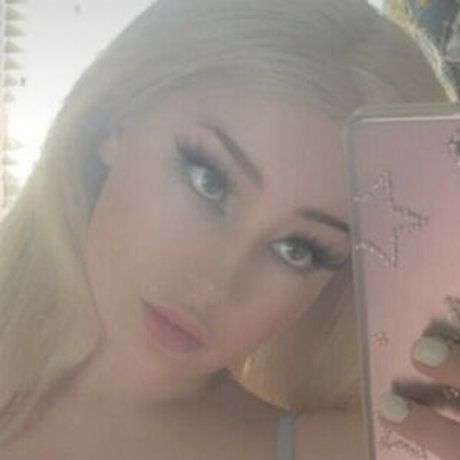 Sofiexxxo pornographic model picture