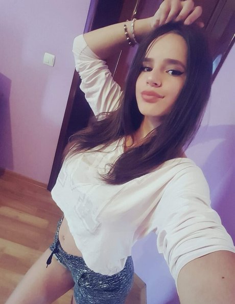 Denisa R Maria pornstar pretty photo